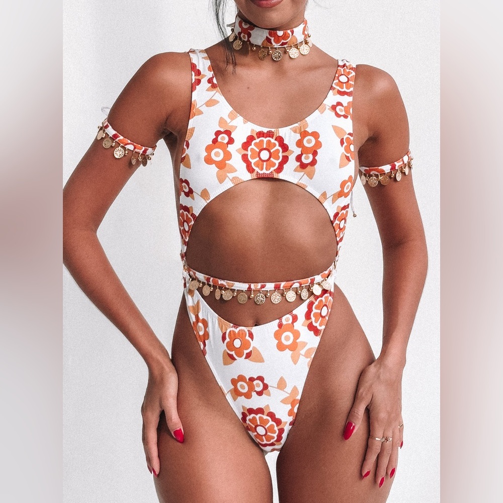 Her Pony Goldie Cut-Out Suit